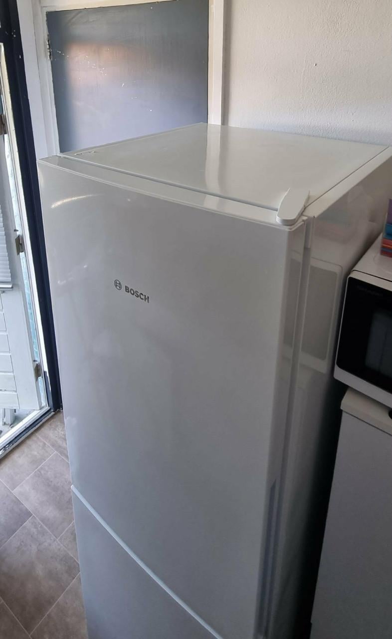 Bosch koel-vriescombinatie KGV33VW31S in prima staat