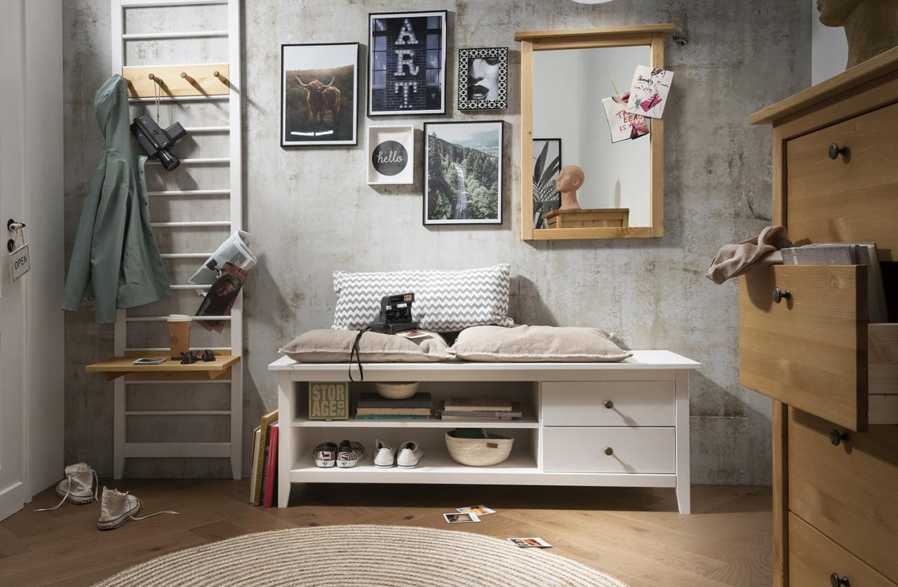 Stijlvolle massief houten bedden. Puur natuur of Wit