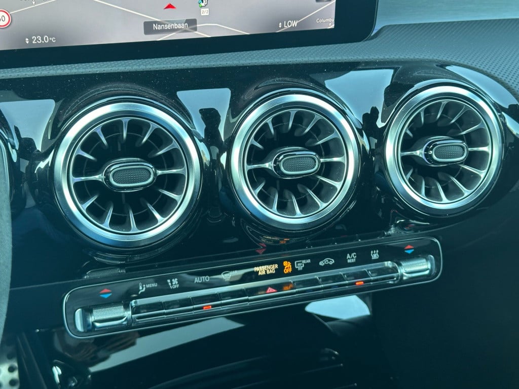 Mercedes-Benz Cla 250 e business solution amg limited l panoramadak l sfeer