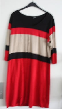Jurk zwart rood beige gestreept  maat 46