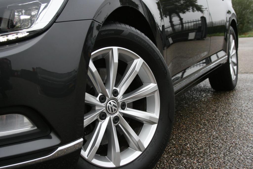 Volkswagen Passat variant 1.5 tsi highline