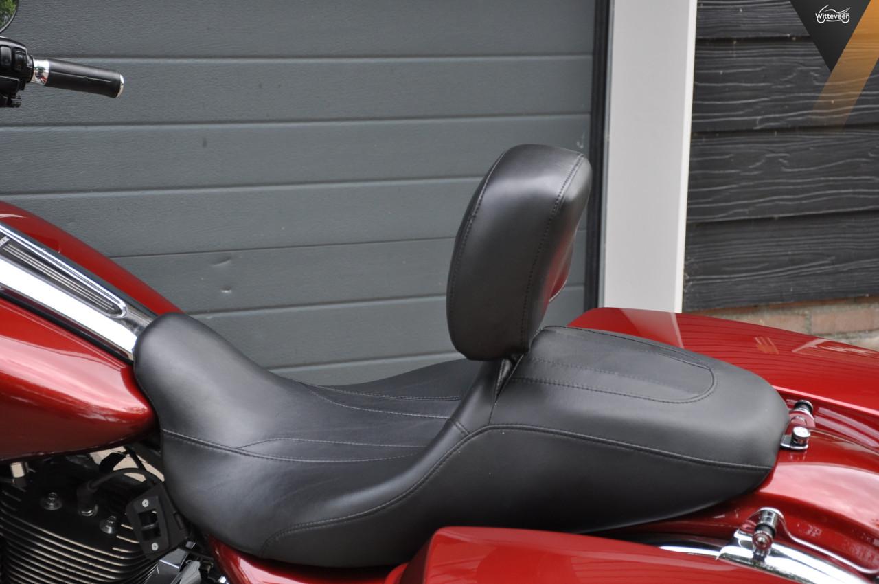 Harley Davidson FLHX Street Glide 96 Mooie motor!