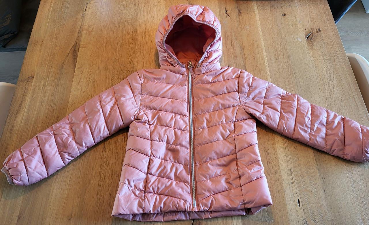 Licht gewatteerd tussenjasje H&M mt. 116