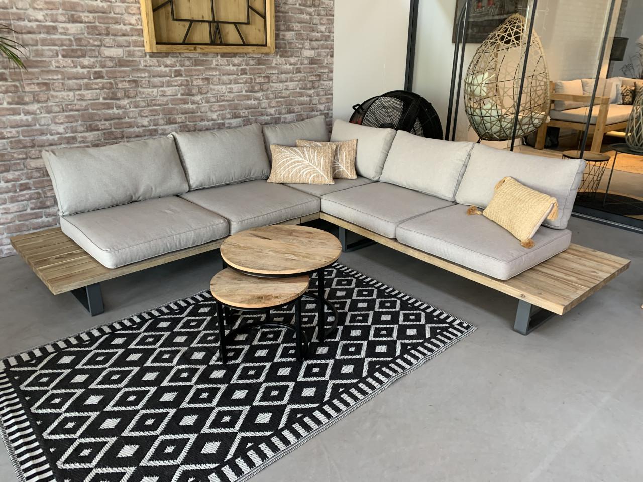 Loungeset met harthoud en grijs aluminium en kussens en tafels