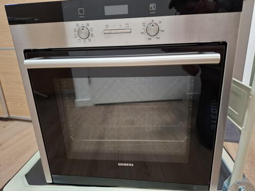Siemens hete lucht inbouw OVEN type HB33GB550 /57