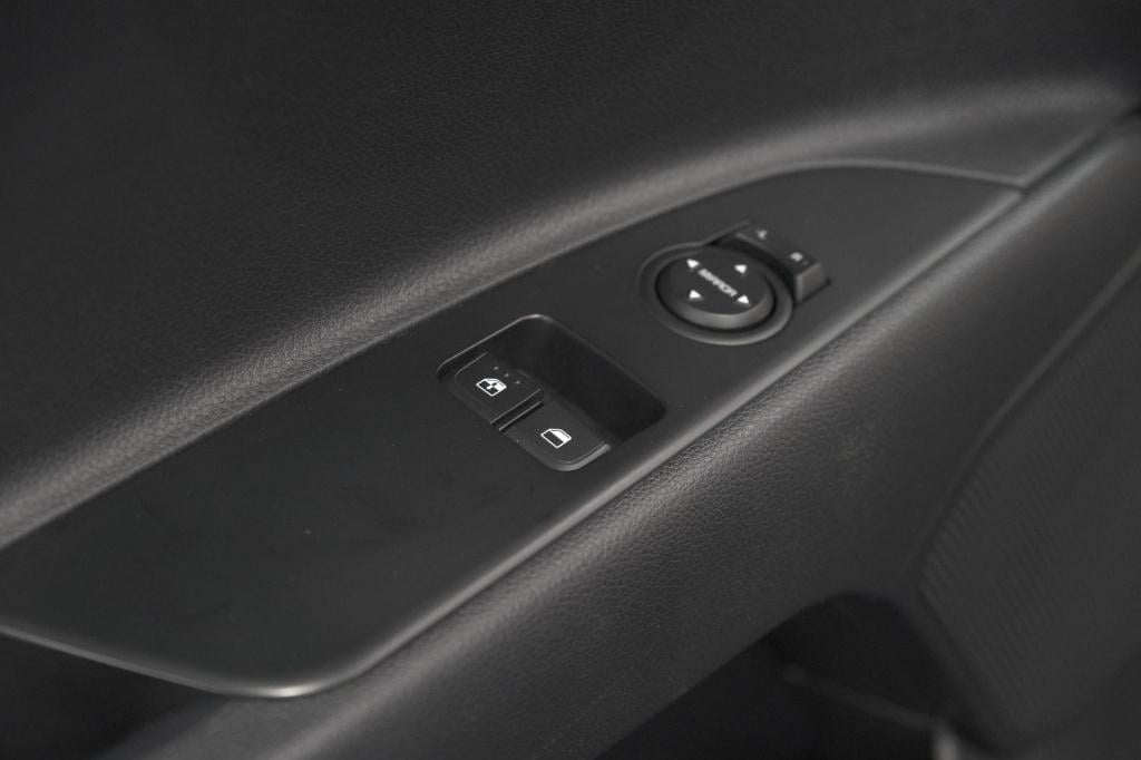 Kia Stonic 1.0 t-gdi mhev dynamicline | camera | apple carplay | parkeersen