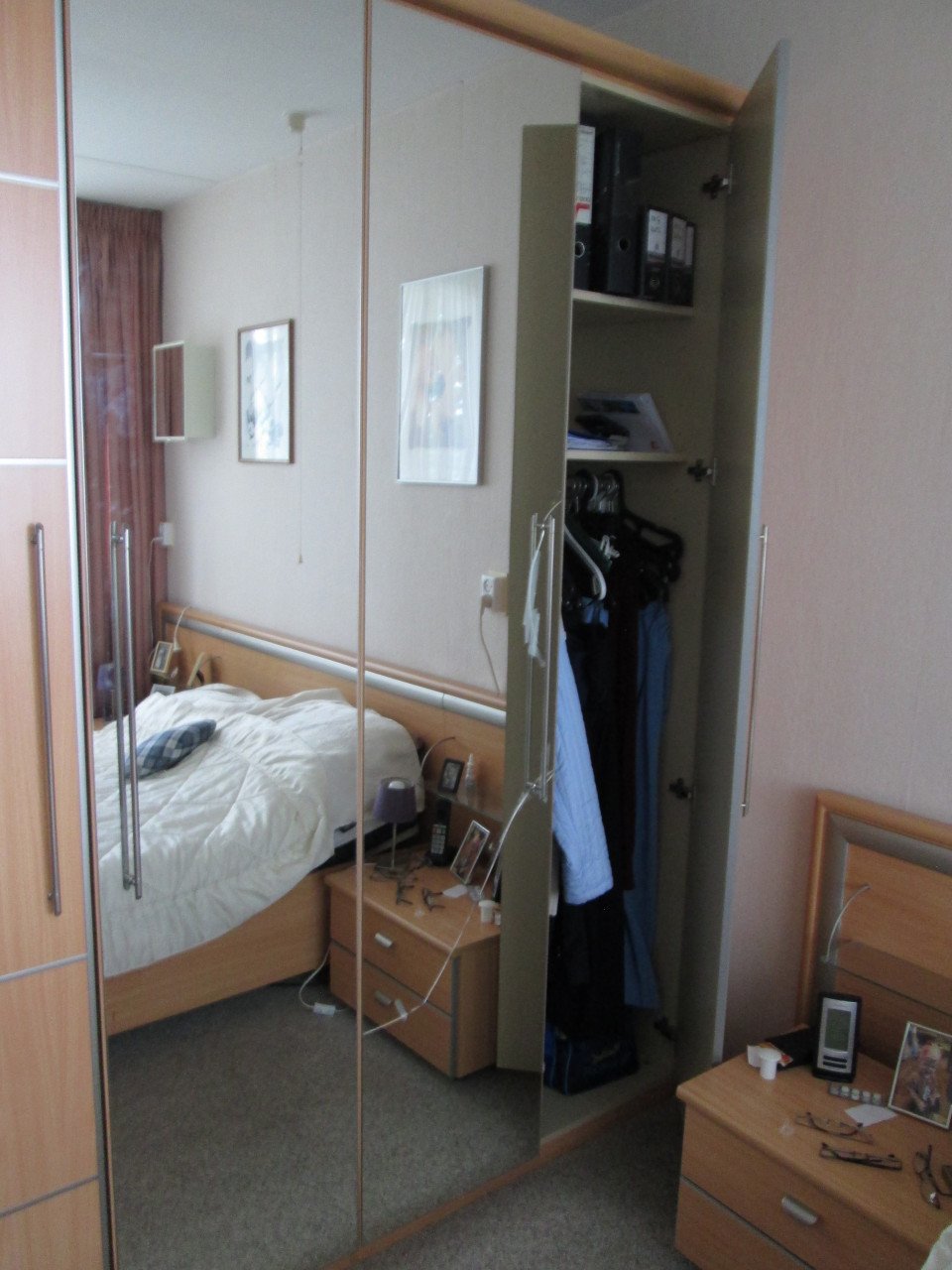 2 persoons elektr bed met linnenkast