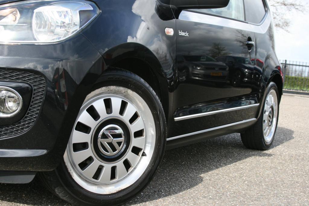 Volkswagen UP! 1.0 high up! black edition bluemotion