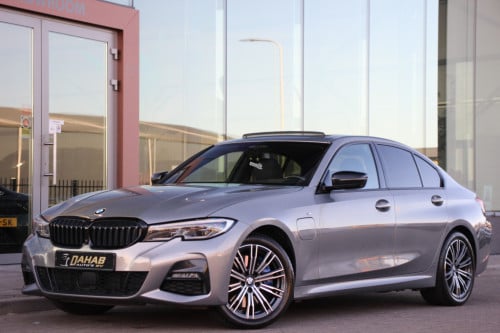 BMW 3-serie 330e high executive m-sport | schuifdak | laser | h&k | el. sto