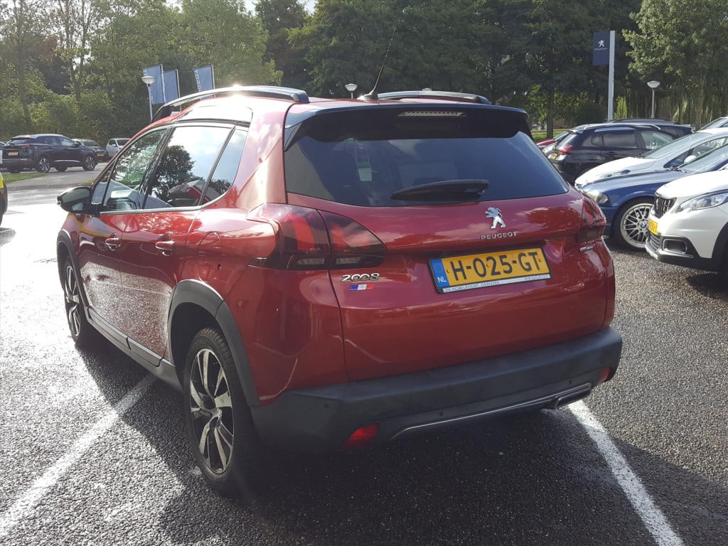 Peugeot 2008 1.2 puretech 110pk gt-line (vol)automaat eat6 navi | bt | park