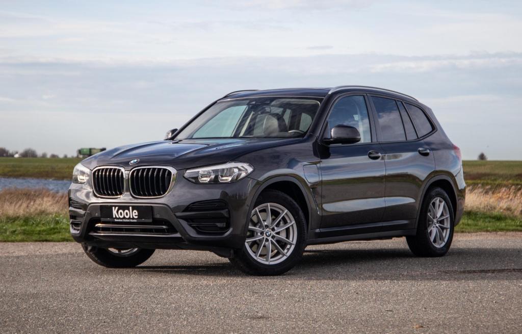 BMW X3 xdrive30e high executive bruin leer / panorama dak / automaat / plug