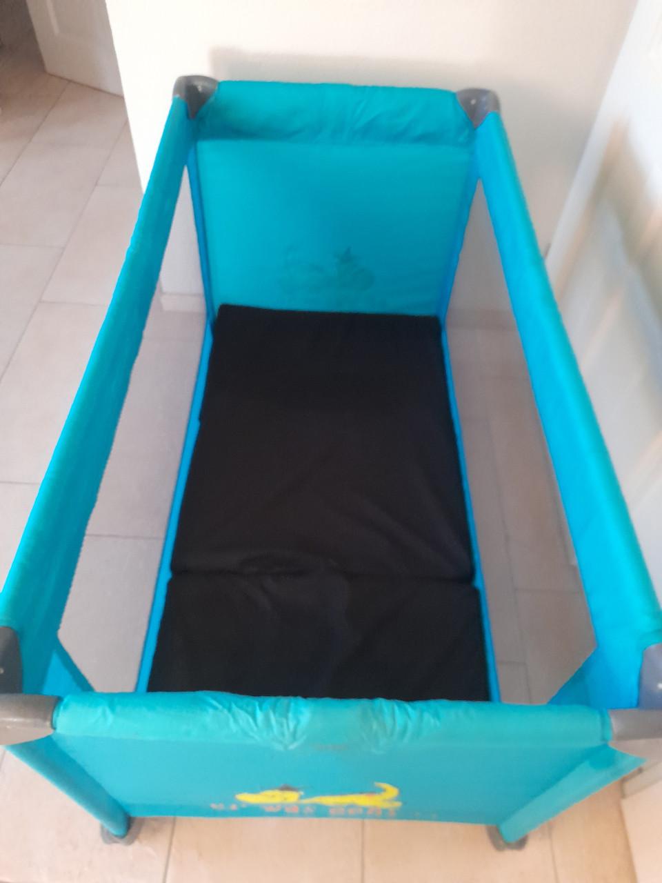 Campingbedje met extra matras (in goede staat )