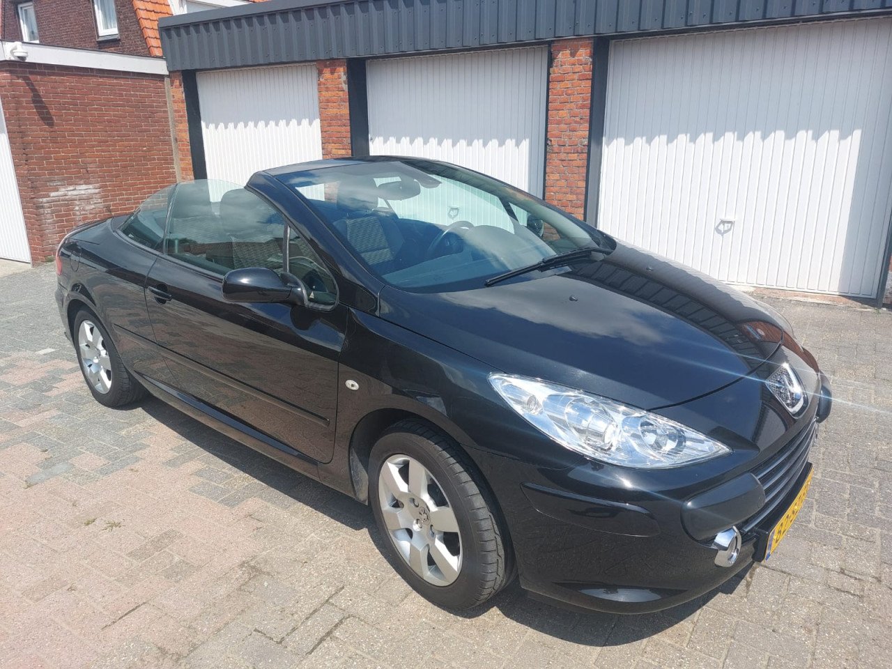 Peugeot 307 CC Zwart 2.0 16V