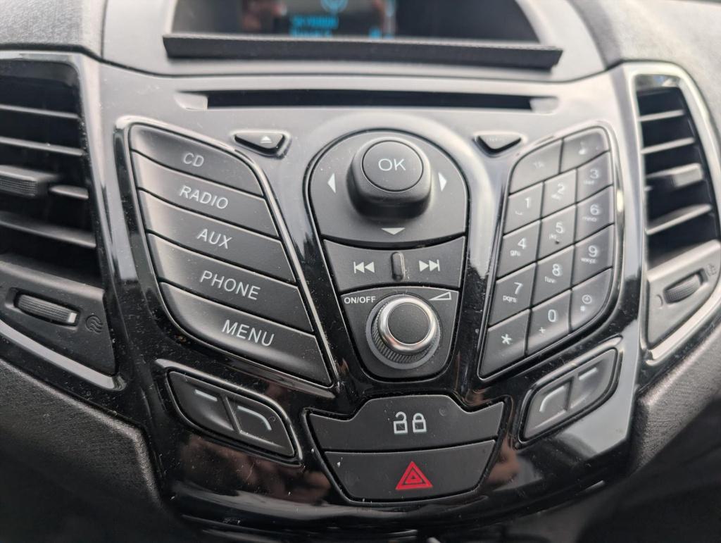 Ford Fiesta 1.0 ecoboost 100pk 5d titanium , cruise controle , trekhaak