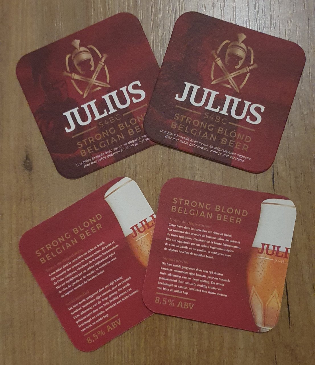 6 Julius bierglazen + 300 viltjes + 8 plastic tafelkaartjes Promo