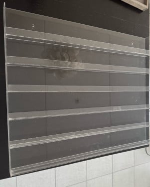 Nagellak wandrek gemaakt van plexiglas/acryl