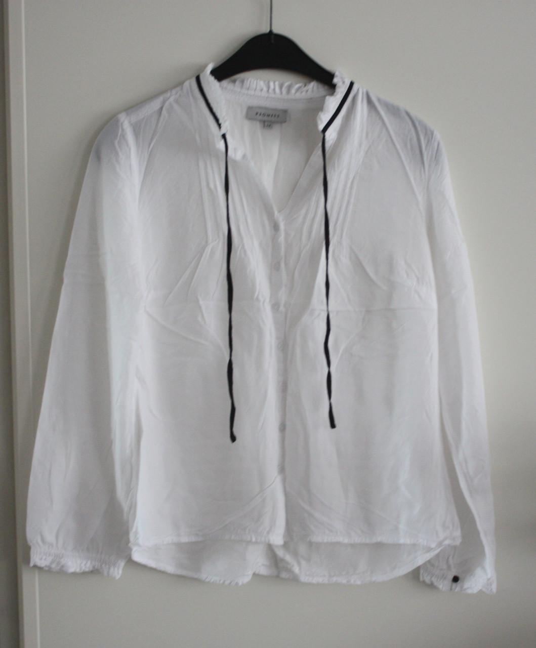 Witte blouse met zwarte toutjes  maat 34