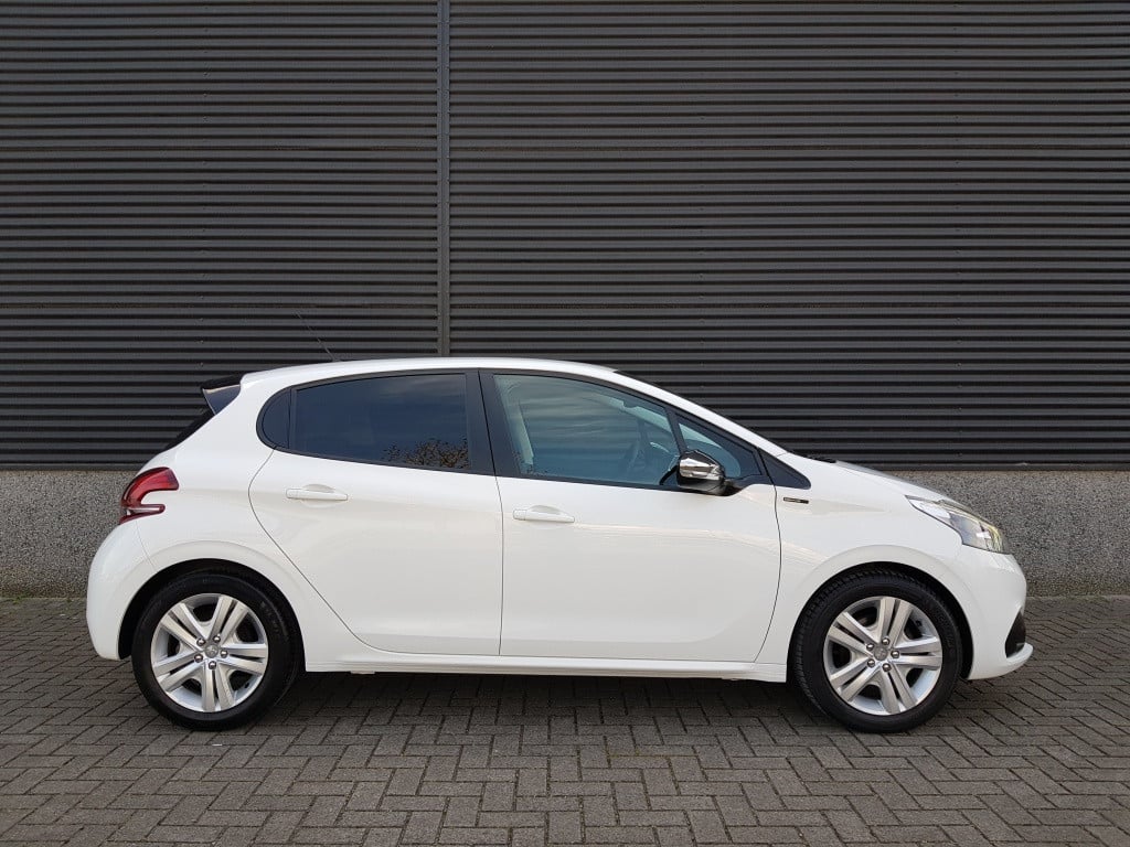 Peugeot 208 signature 1.2