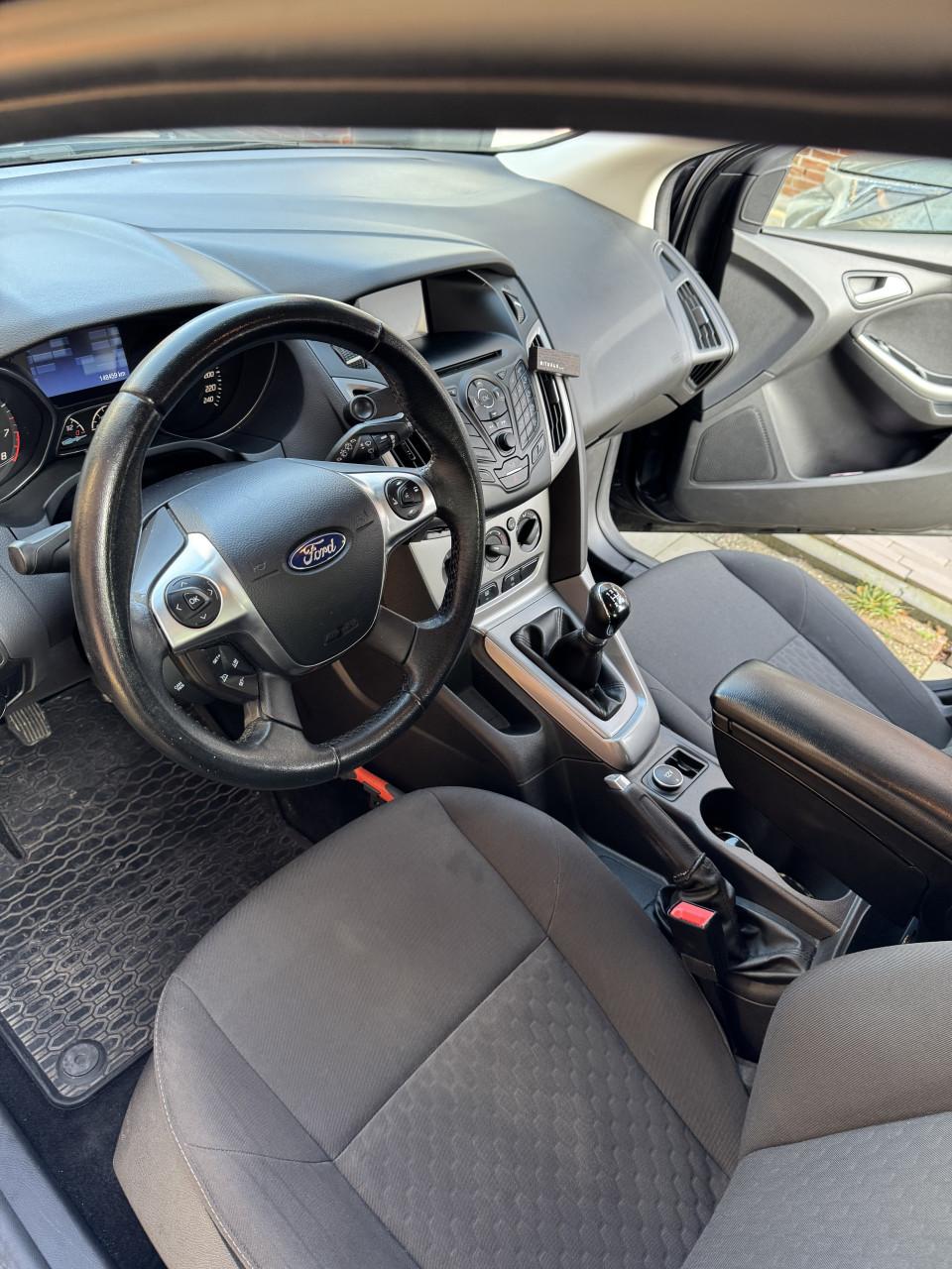 Ford Focus 1.0 Ecoboost 74KW 5-D 2014 Zwart