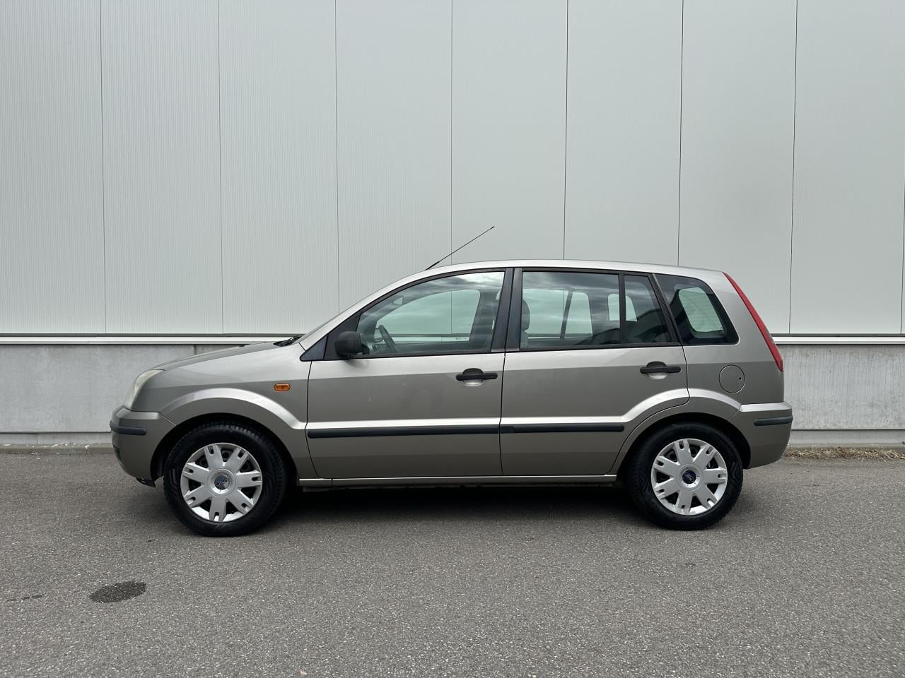 Ford Fusion, 1.4-16V Luxury - Airco / Trekhaak / NAP / APK t/m 04-2027