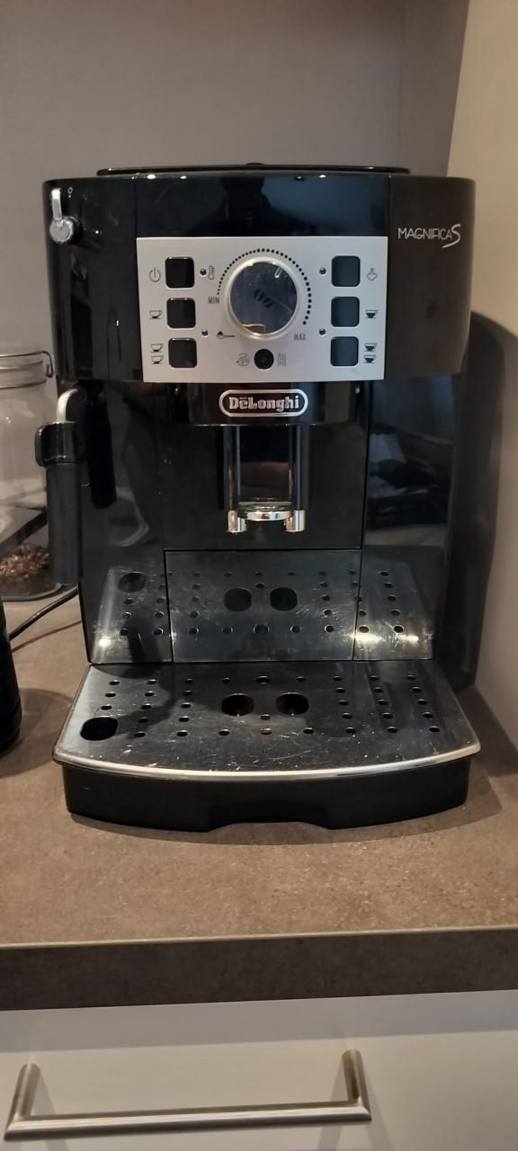 Delonghi Magnifica S + Melkschuimer