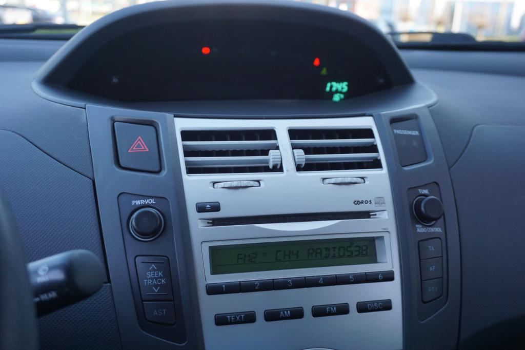 Toyota Yaris 1.0 vvti terra elektr. ramen / trekhaak / nap