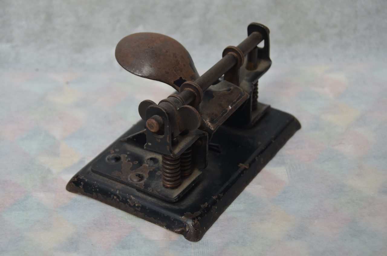 Antieke perforator in goede staat