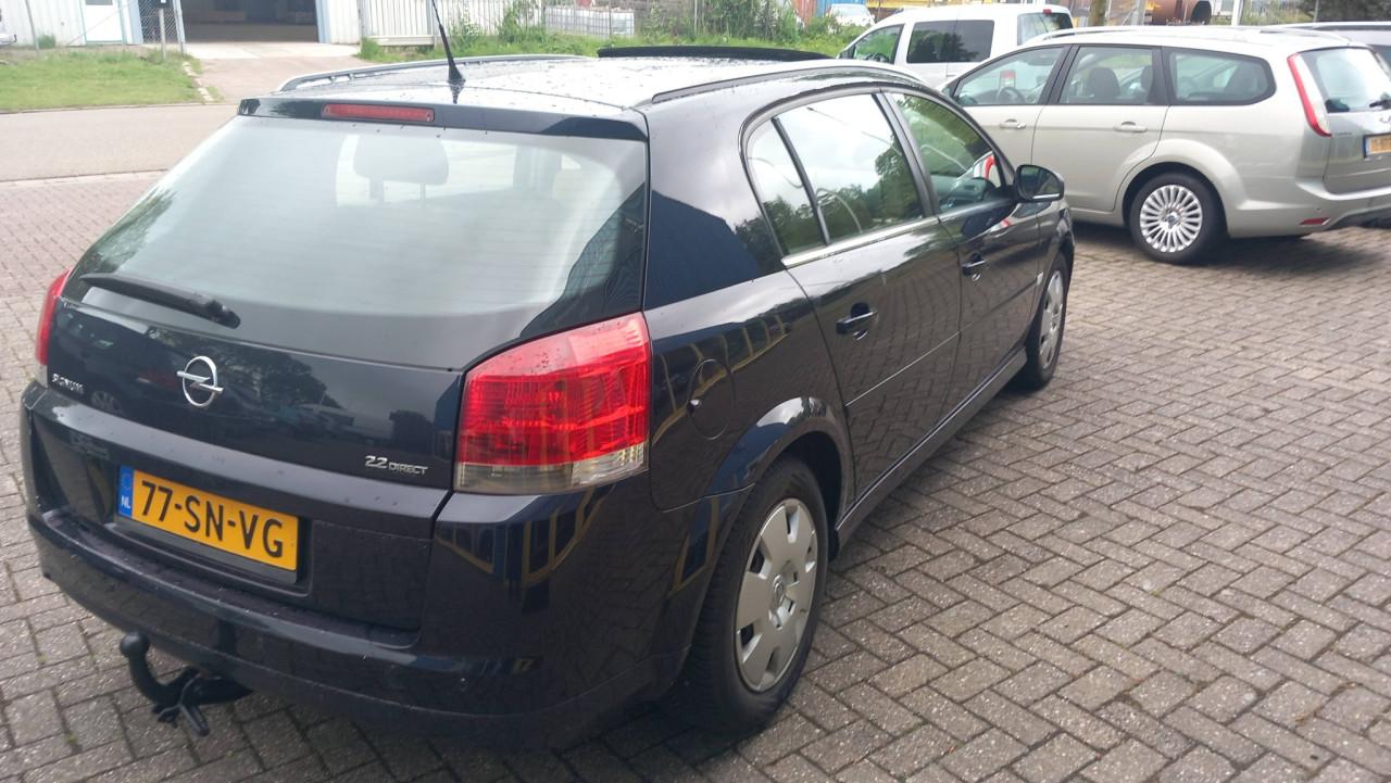 Opel SIGNUM 2.2-16v Sport automaat !! 5 deurs bj:2006 airco leer