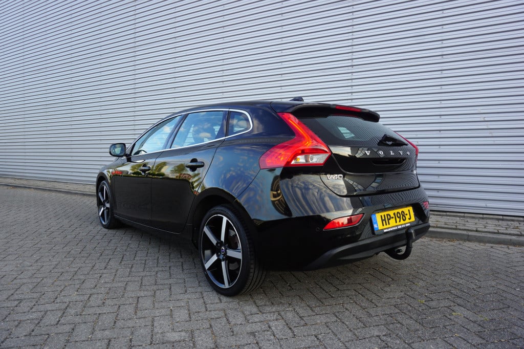 Volvo V40 2.0 d2 ocean race business airco / navi / camera / leder / cruise
