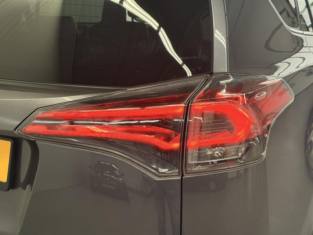 Toyota Rav4 2.5 hybrid awd style
