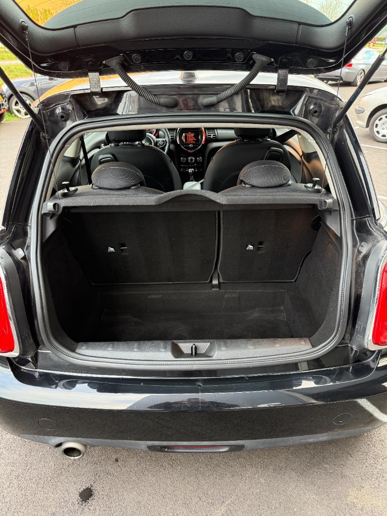 Mini Cooper 1.5 - business