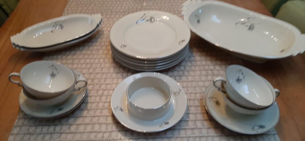 Antiek ontbijt servies