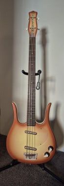 Basgitaar Longhorn