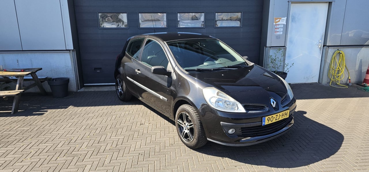 TE KOOP RENAULT CLIO 1.2 16V ZUINIGHEIDSLABEL B