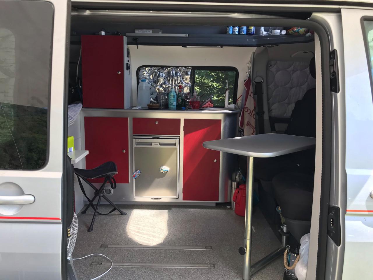 Volkswagen Transporter T6, Aut, 150pk, zilver, 83000 km