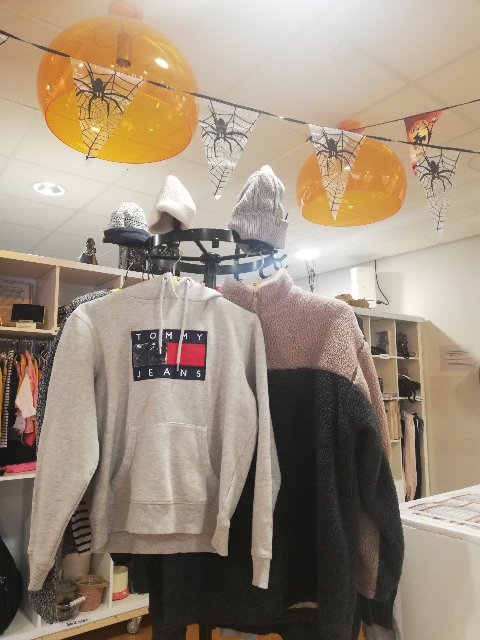 Ruilen en delen halloweenfeestje stichting Ruilwinkel Walcheren