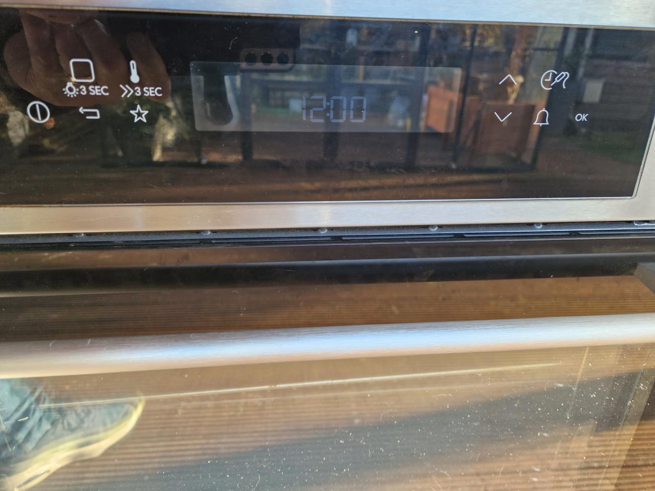 Ikea oven met stoomfunctie. Zo goed als nieuw. Goedkoop!!