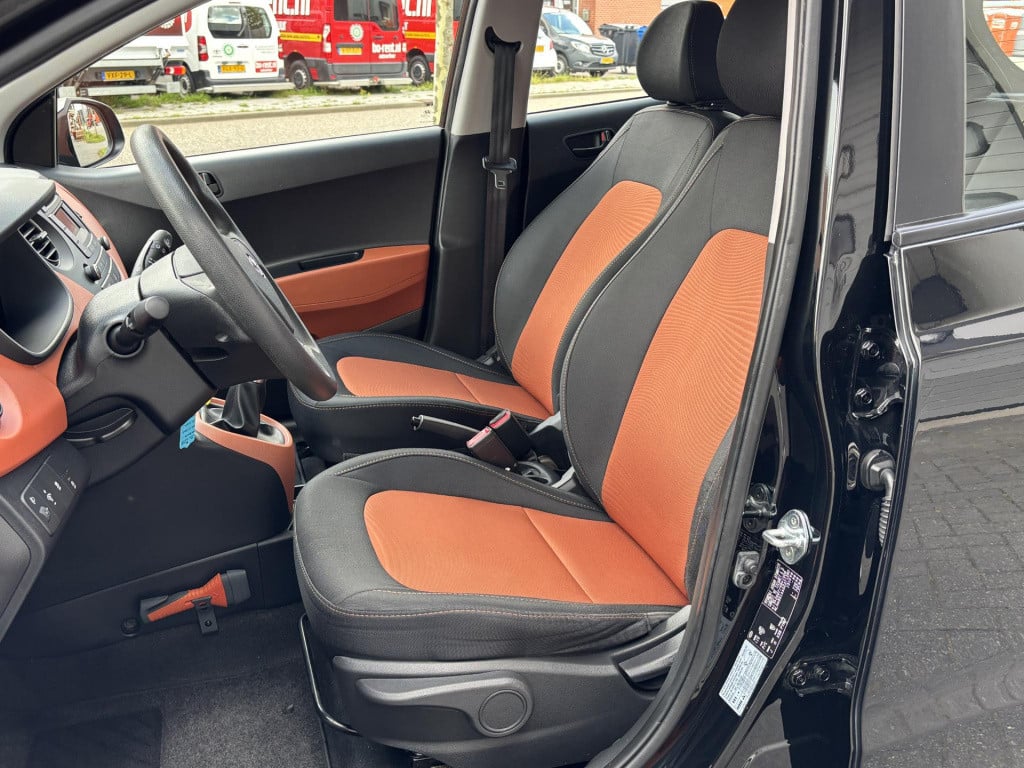 Hyundai I 10 1.0i i-motion comfort | cruise control | radio-cd/mp3 speler |