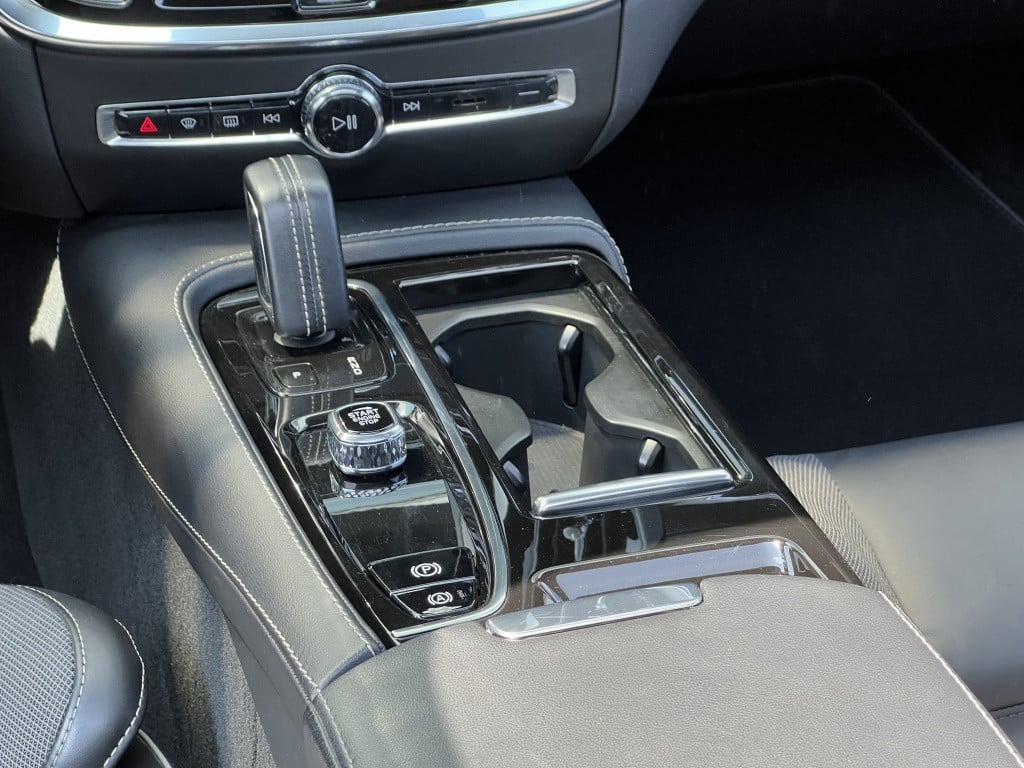 Volvo V60 t6 398pk recharge r-design| panodak| adap.cruise| trekhaak| awd|