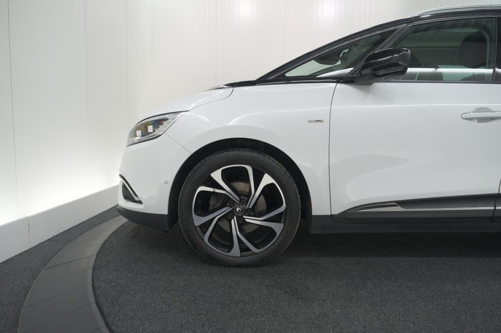 Renault Grand Scenic tce 140 bose | 7 zitplaatsen | trekhaak | camera | bos