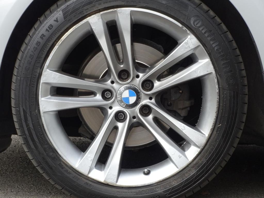 BMW 3-serie 320i executive automaat | 18" | afn. trekhaak | bluetooth