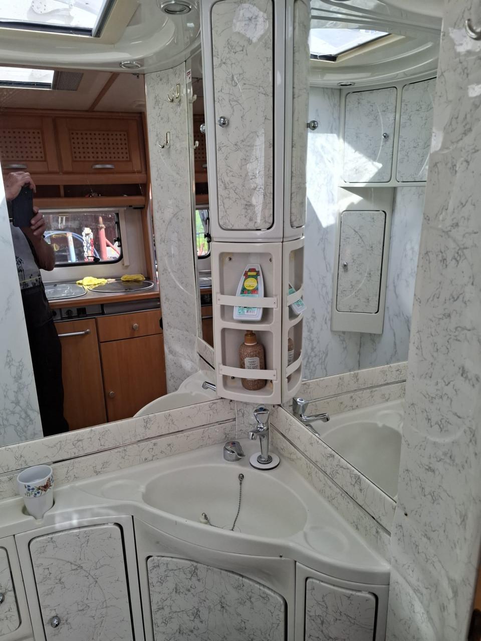 LMC 510 dominant caravan