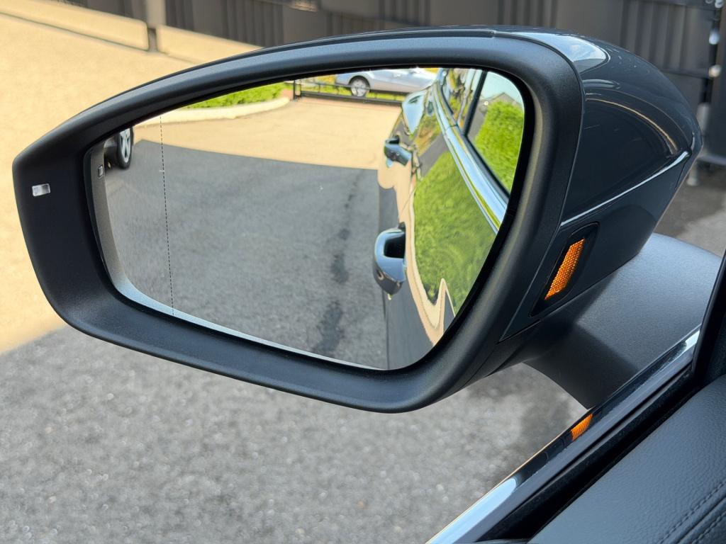 Volkswagen Tiguan 1.5 ehybrid elegance 204pk | trekhaak | all-season | dode