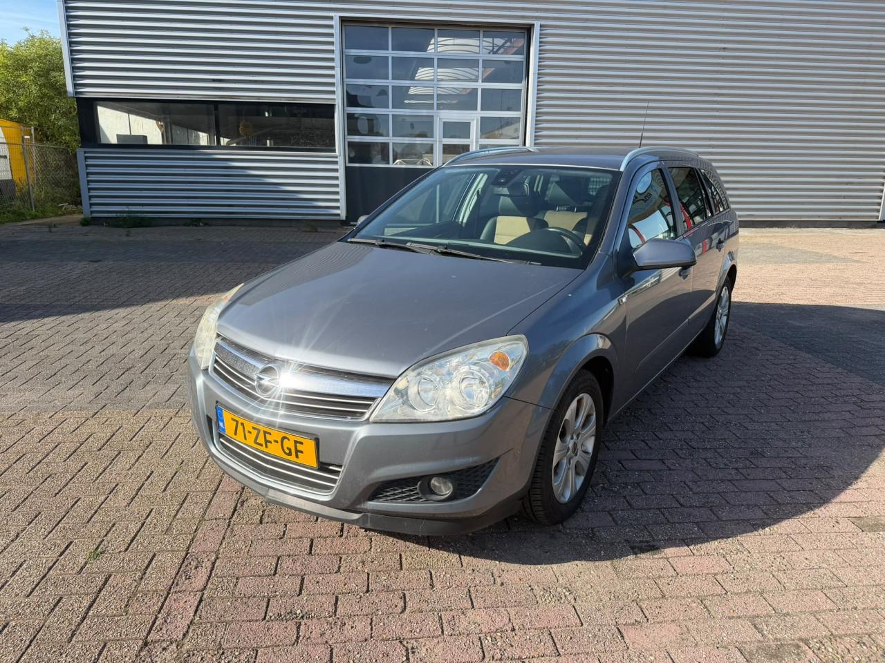 Opel astra station automaat bj 2008  1500 euro