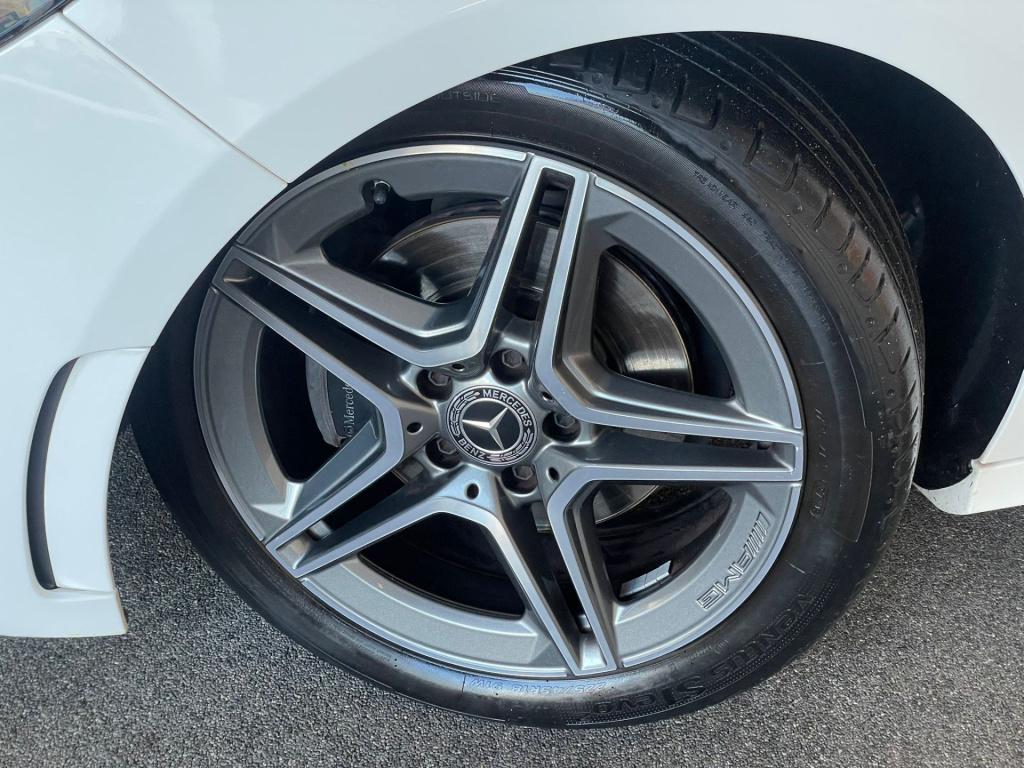 Mercedes-Benz B-Klasse 180 business solution amg