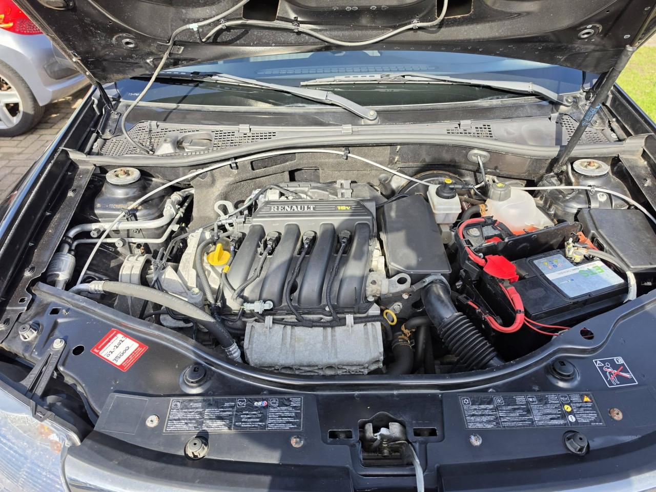 Dacia Duster 1.6 Laureate slechts 52144km