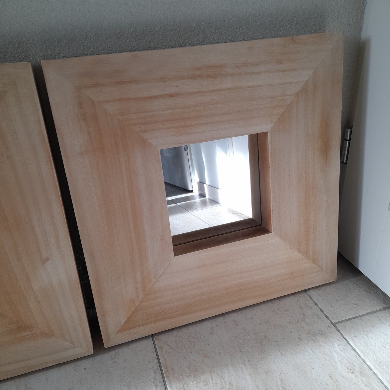 2 SUPER leuke spiegels ( in goede nette staat ) 50 x 50 x 5