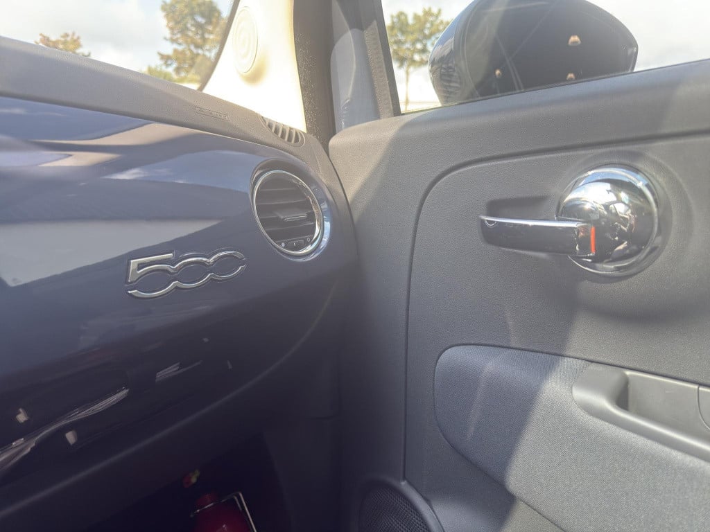 Fiat 500 1.2 lounge | airco | panorama dak | l.m. velgen | parkeersensors |