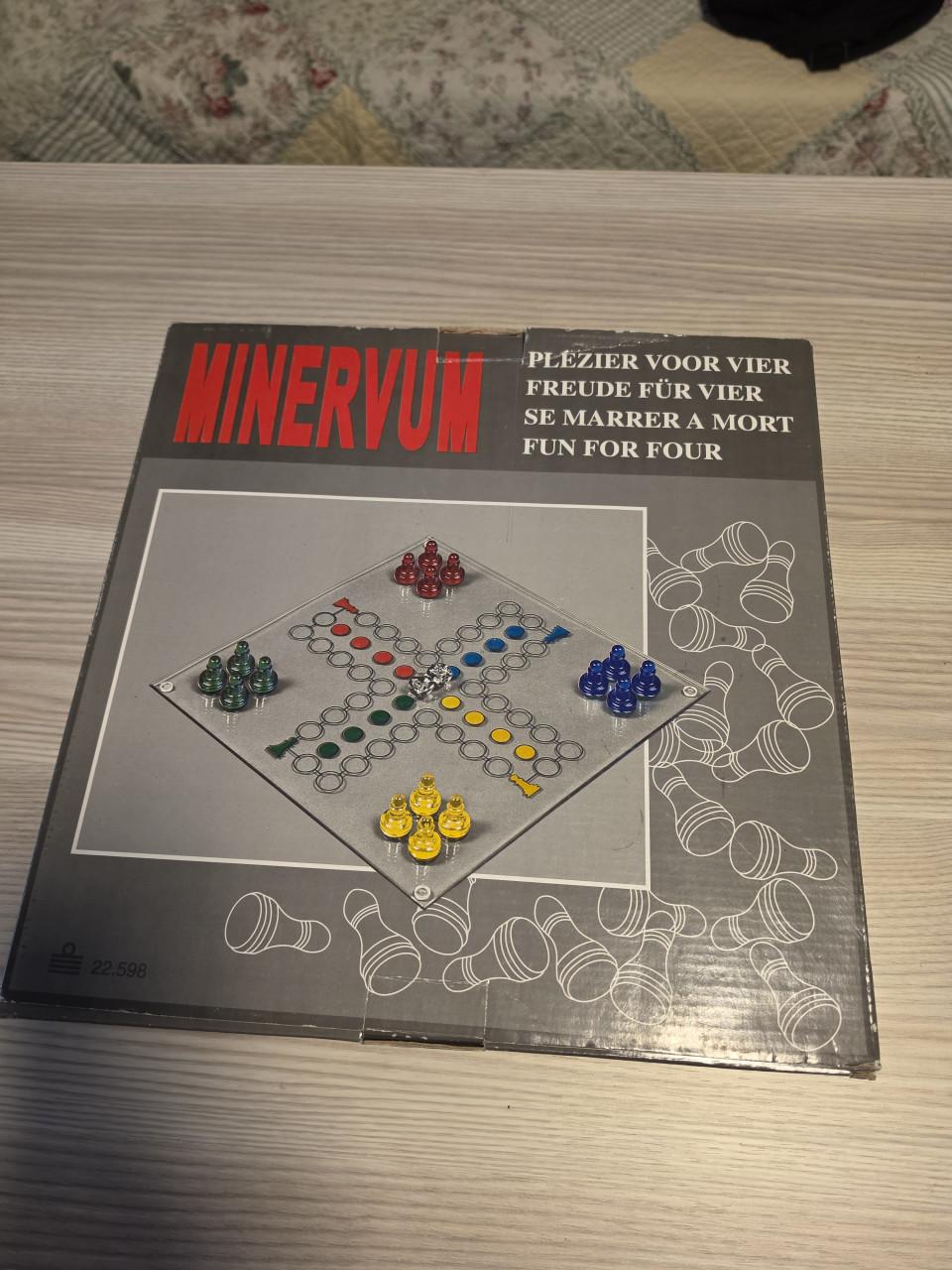 Glazen mens erger je niet spel!!