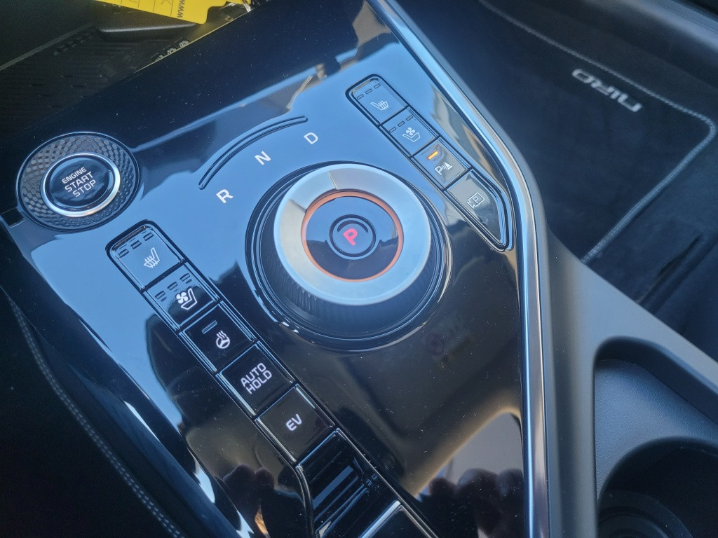 Kia Niro 1.6 gdi phev launch edition
